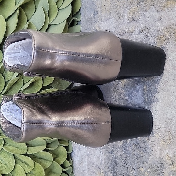 Sole Society Desiray Mettallic Zip Front Bootie - Picture 4 of 13